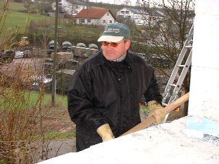Jugendwart Bernd packt mit an